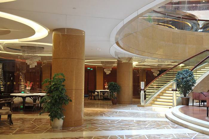 大理石圓柱補膠的步驟