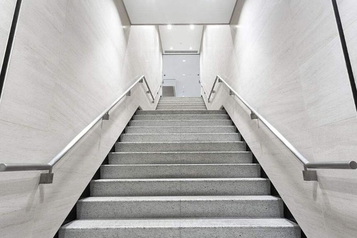 為何選擇天然大理石樓梯踏步呢?