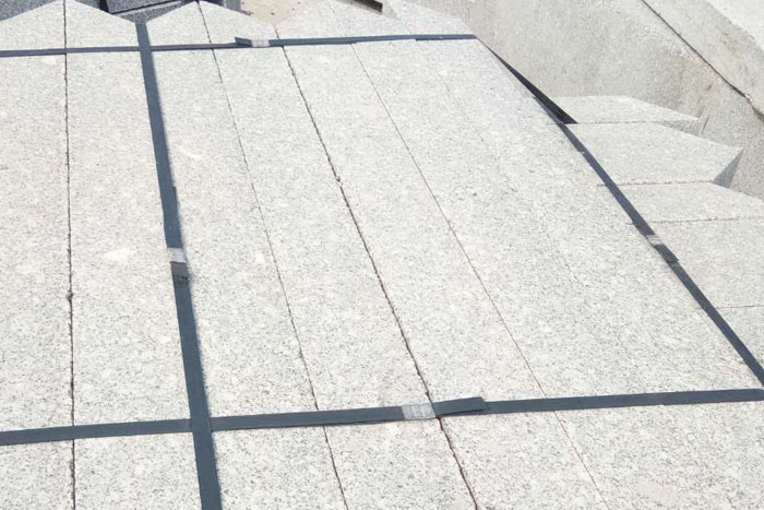 如何目測(cè)芝麻灰花崗巖的好壞?