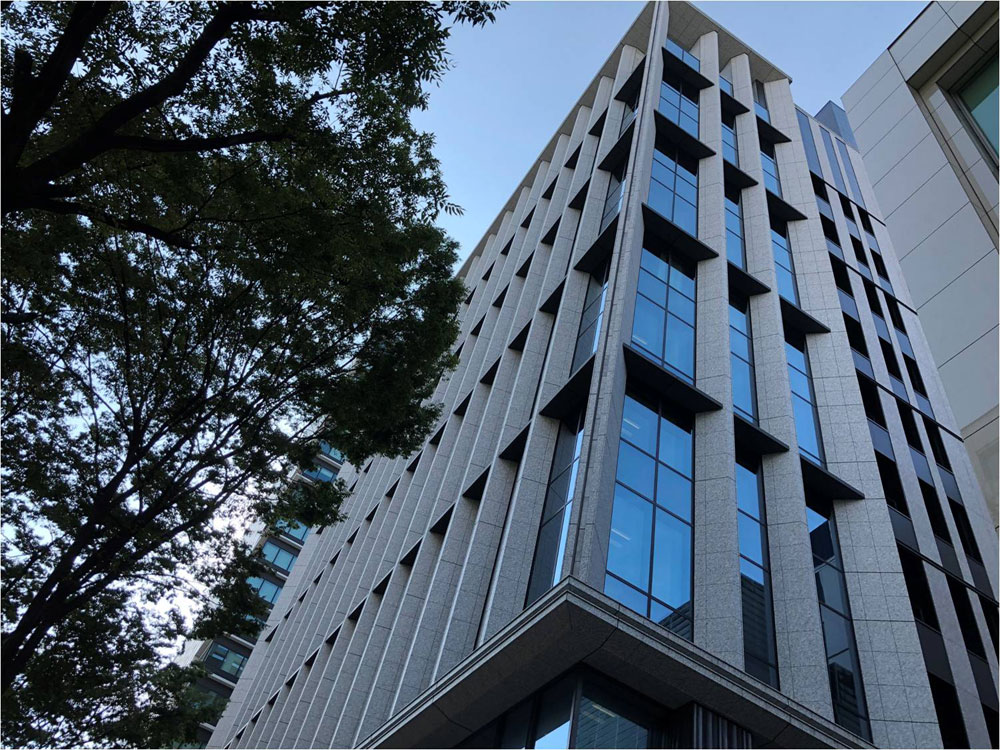 名古屋の銀行ビル