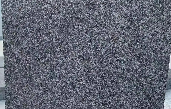 如何提高芝麻黑石材的光澤度呢?