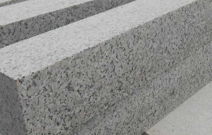 造成路邊石破損的原因有哪些?