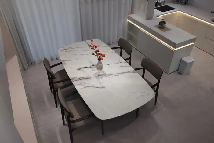 石材餐桌的一些相關(guān)特性及優(yōu)點