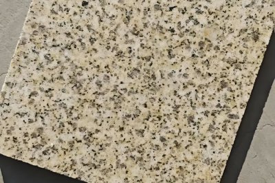 黃金麻花崗巖出現(xiàn)銹斑如何解決?